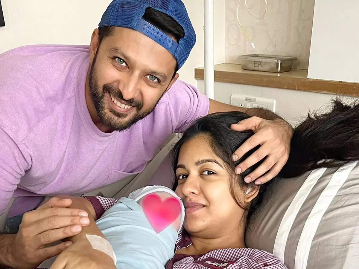 Ishita Dutta and Vatsal Sheth welcome baby boy, couple shares first picture
