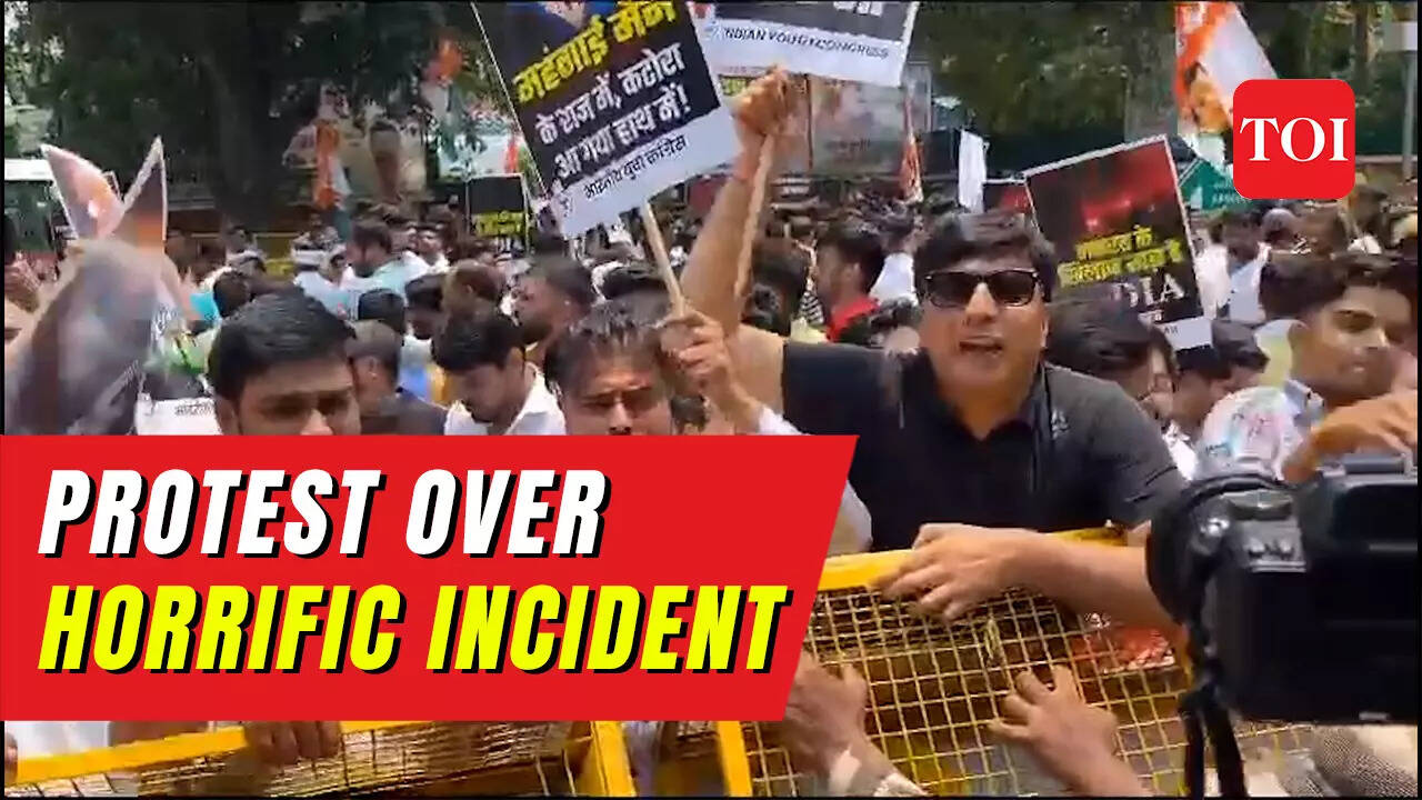 Delhi Indian Youth Congress activists stage protest over Manipur parade ...