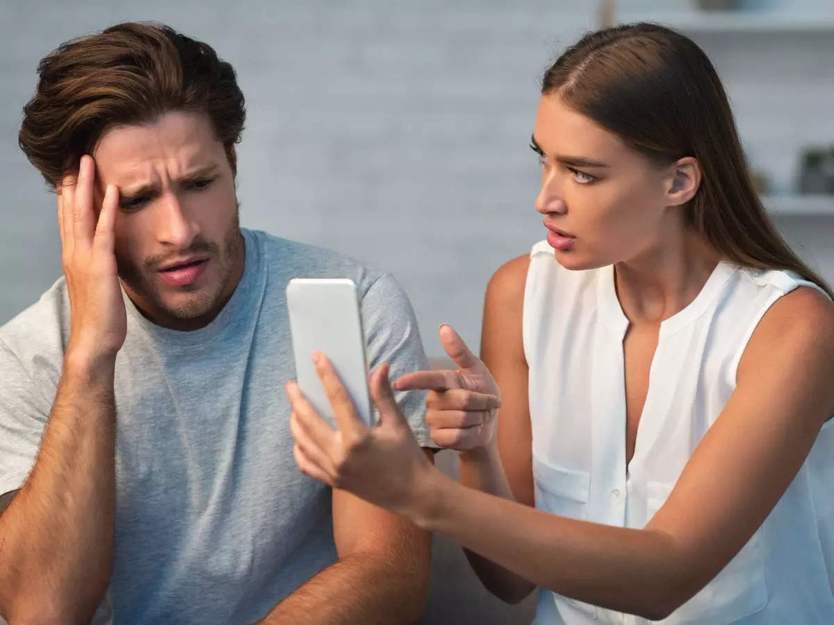 How to catch a cheating husband on messaging apps | The Times of India