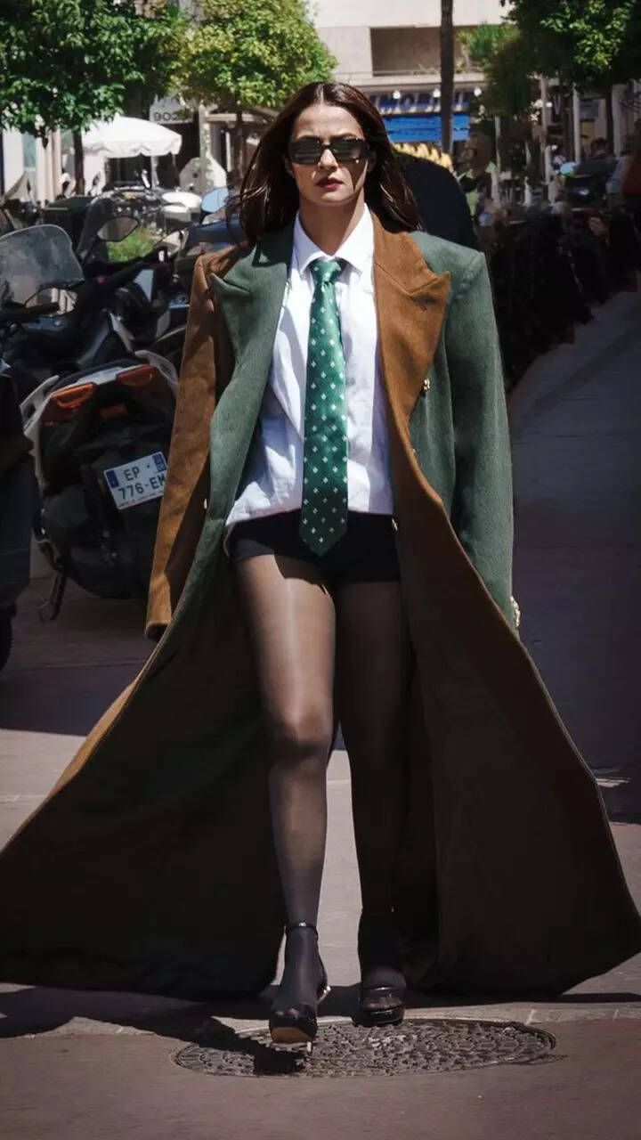 ​Surveen Chawla's relaxed, effortless style defines chic casual attire​