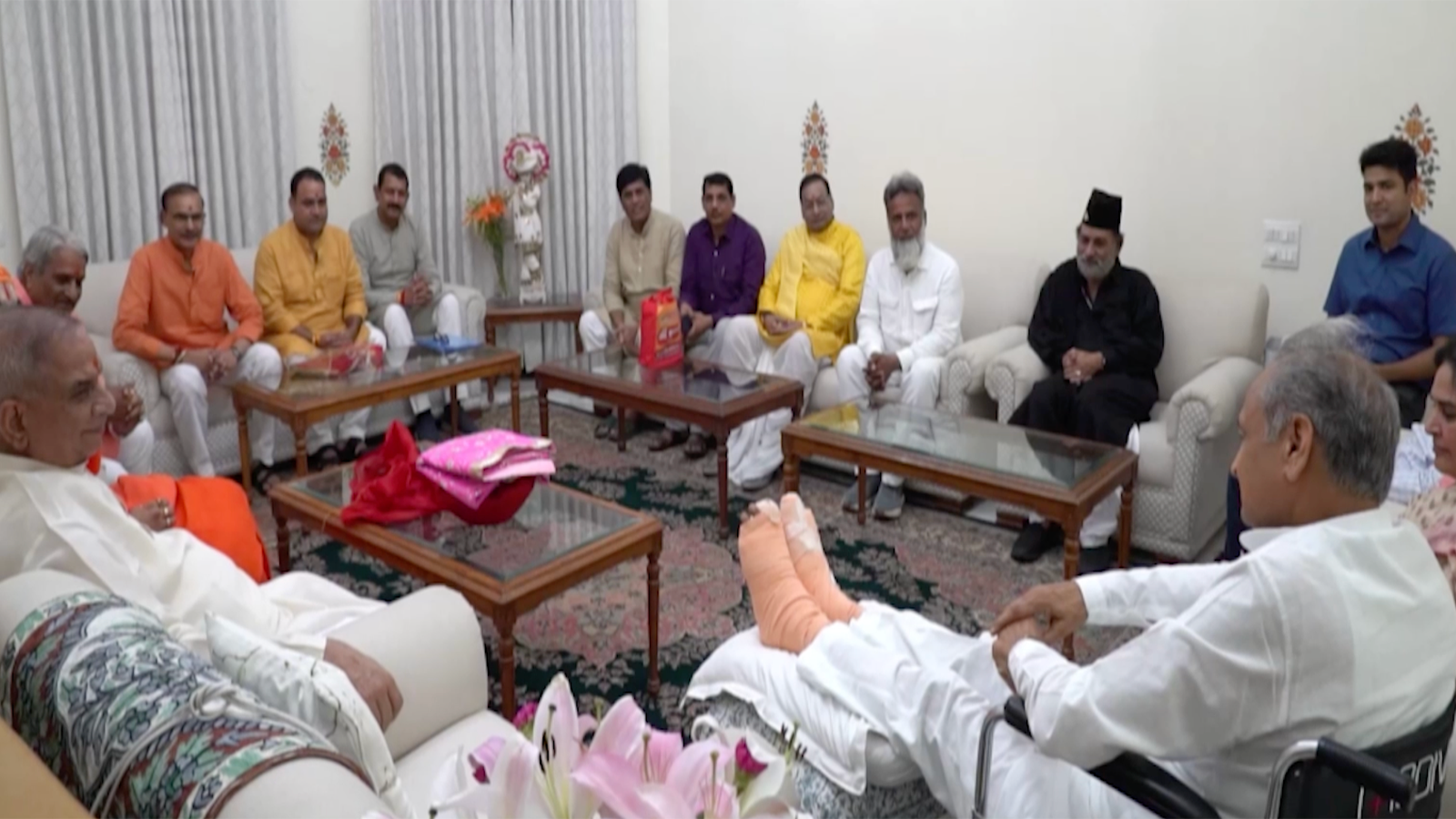 Rajasthan Religious Leaders Meet Cm Gehlot At His Residence In Jaipur