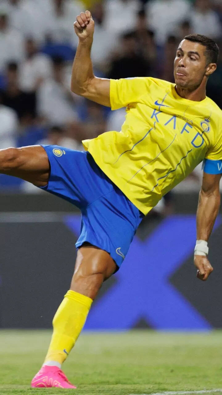 Ronaldo's stunning header 