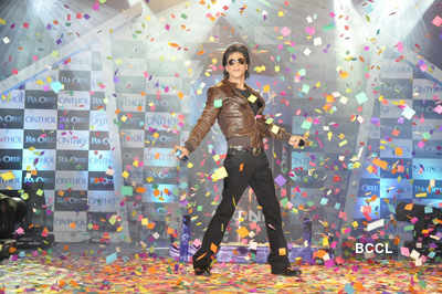 SRK unveils 'Ra-One' deo