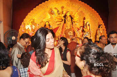 Sush attends 'Durga Puja'