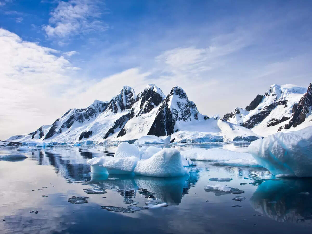 La realidad detrás de una montaña natural con forma de pirámide descubierta en la Antártida La realidad detrás de una montaña natural con forma de pirámide descubierta en la Antártida
