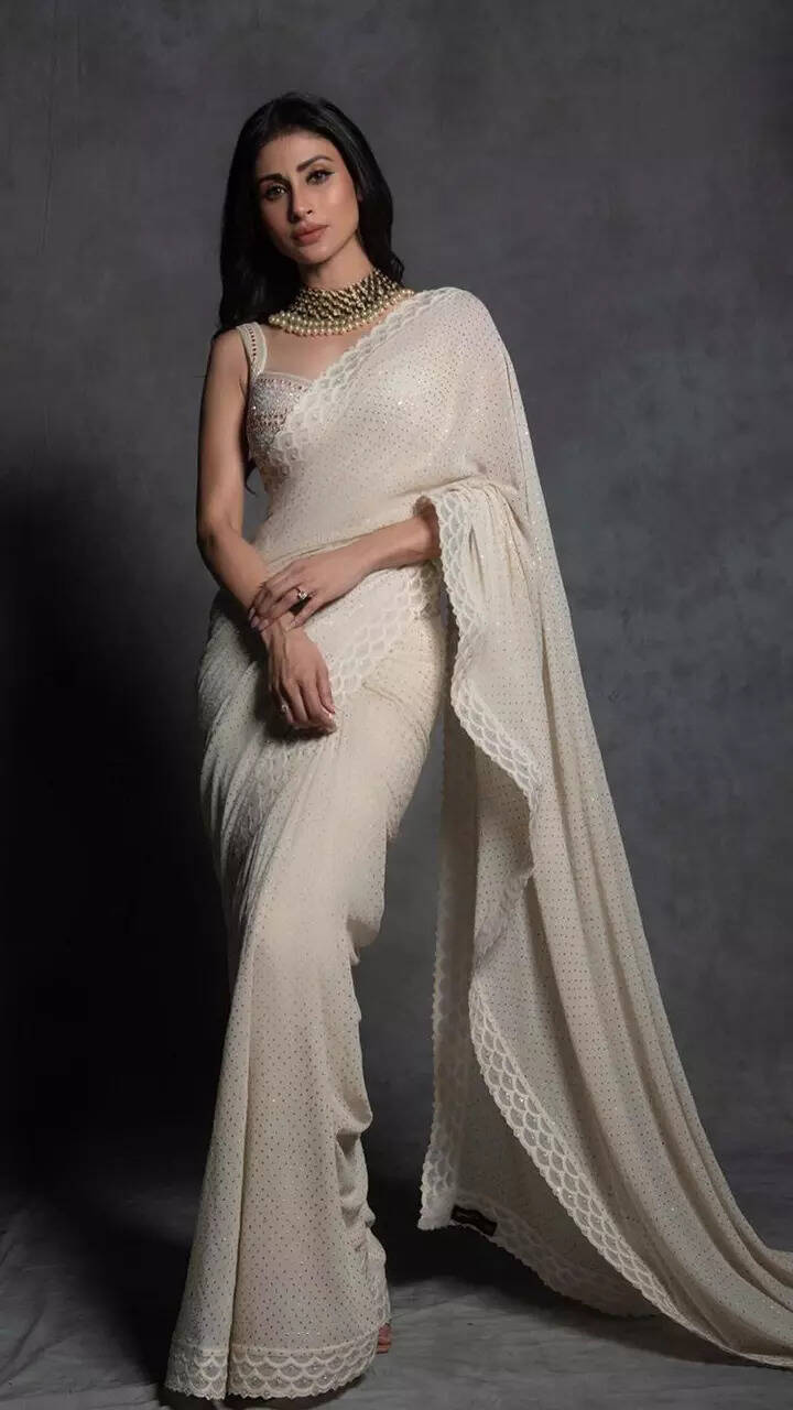 Times when Mouni Roy showed us the elegance of six yards
