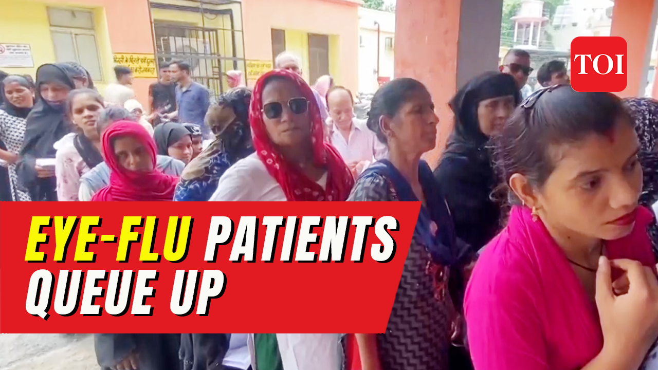 Moradabad District Hospital overwhelmed by long queues of eye-flu patients