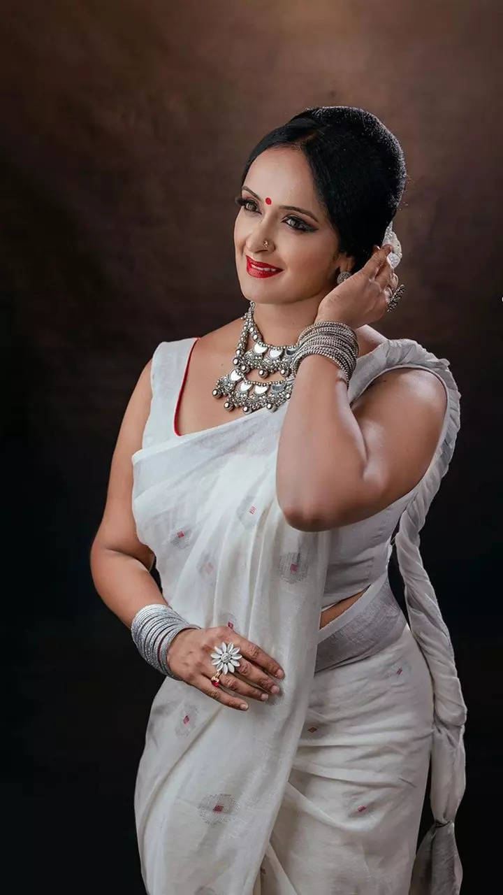 Shalu Menon is a vision to behold in this white saree​ | Times of India