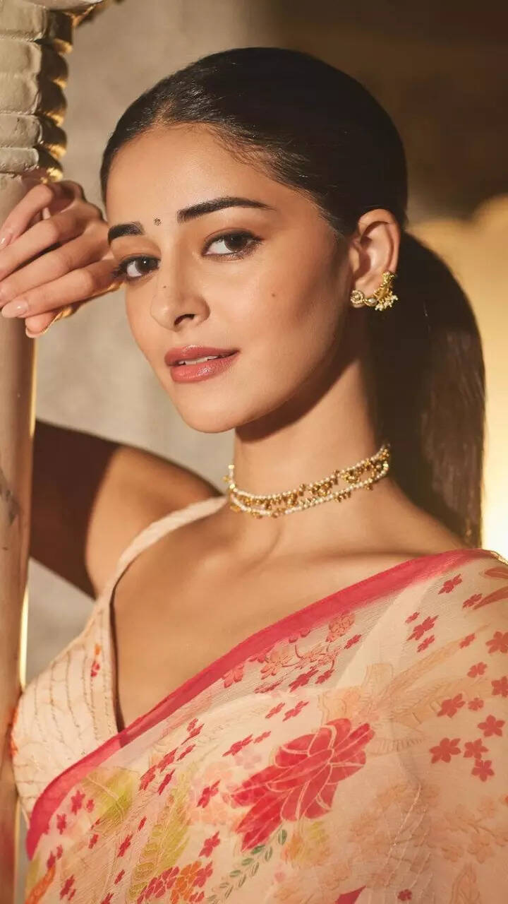 Six yards of elegance