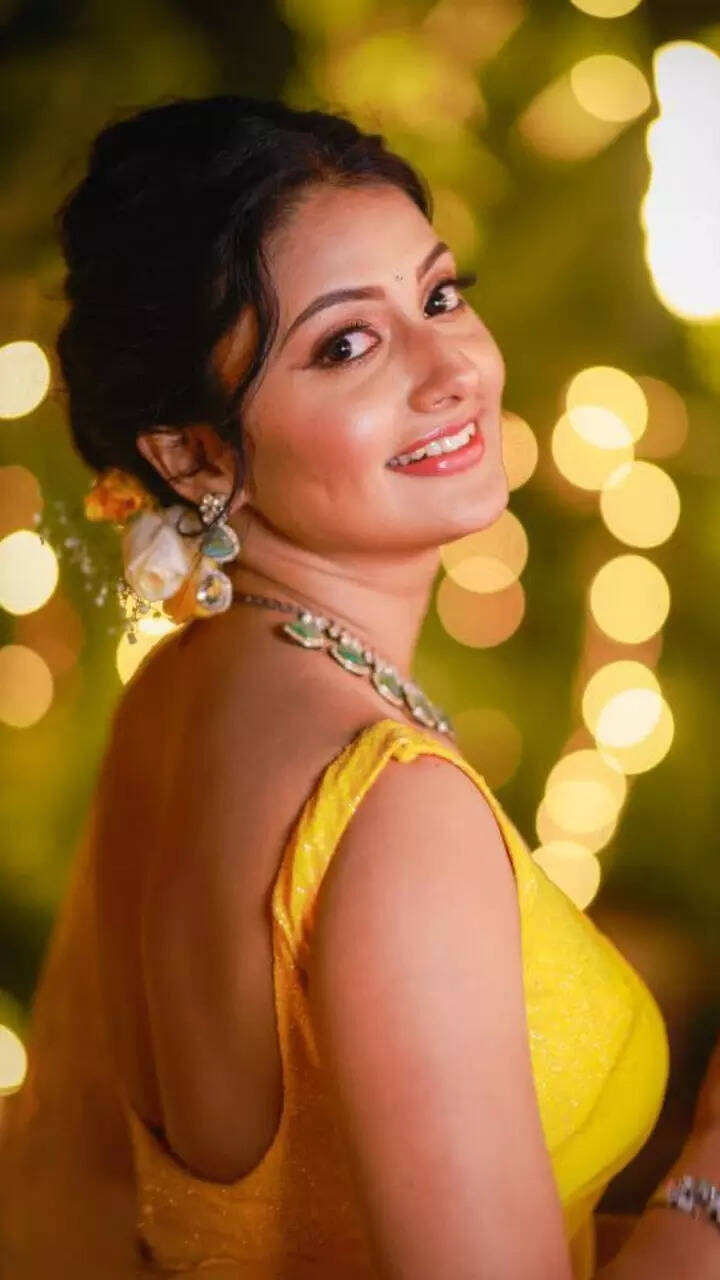 Subhashree boobs