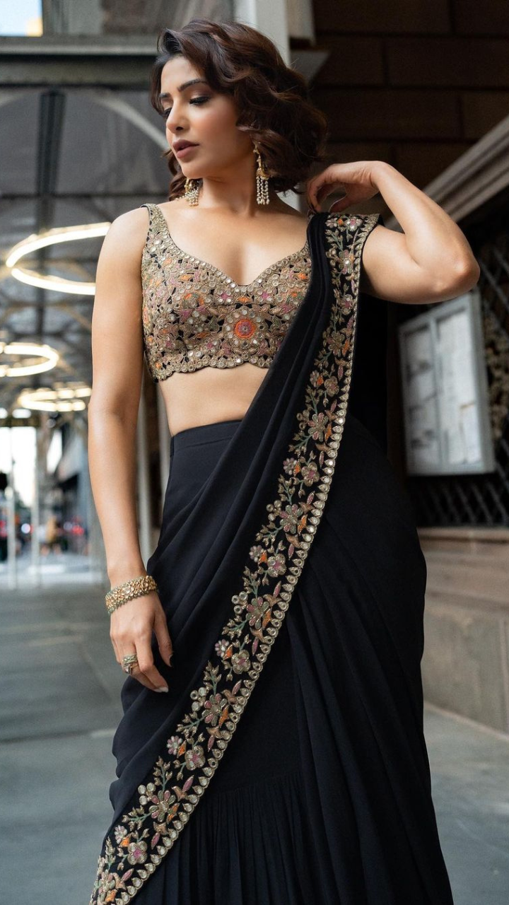 Black saree for outlet cocktail party