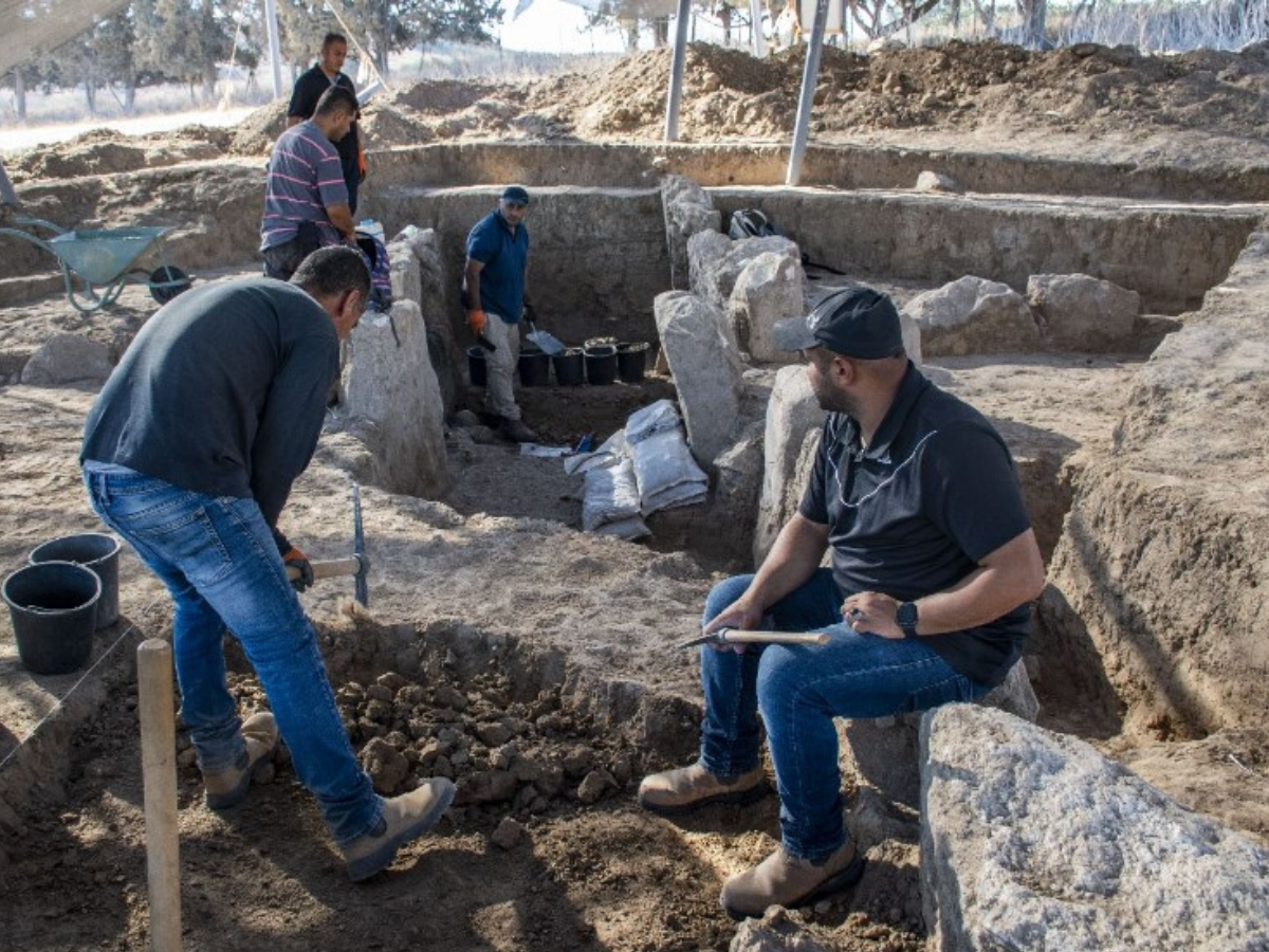 Israel: 5,500-year-old gate dating back to early bronze age, discovered! Israel: 5,500-year-old gate dating back to early bronze age, discovered!