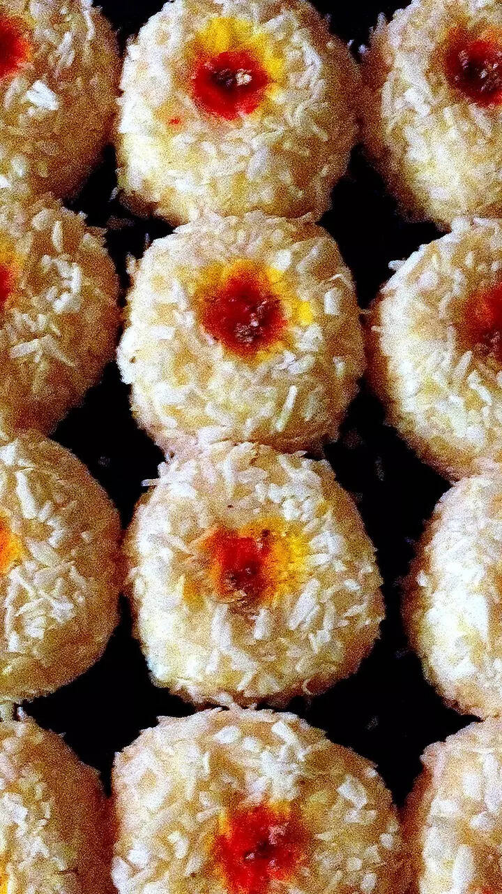Coconut ladoo
