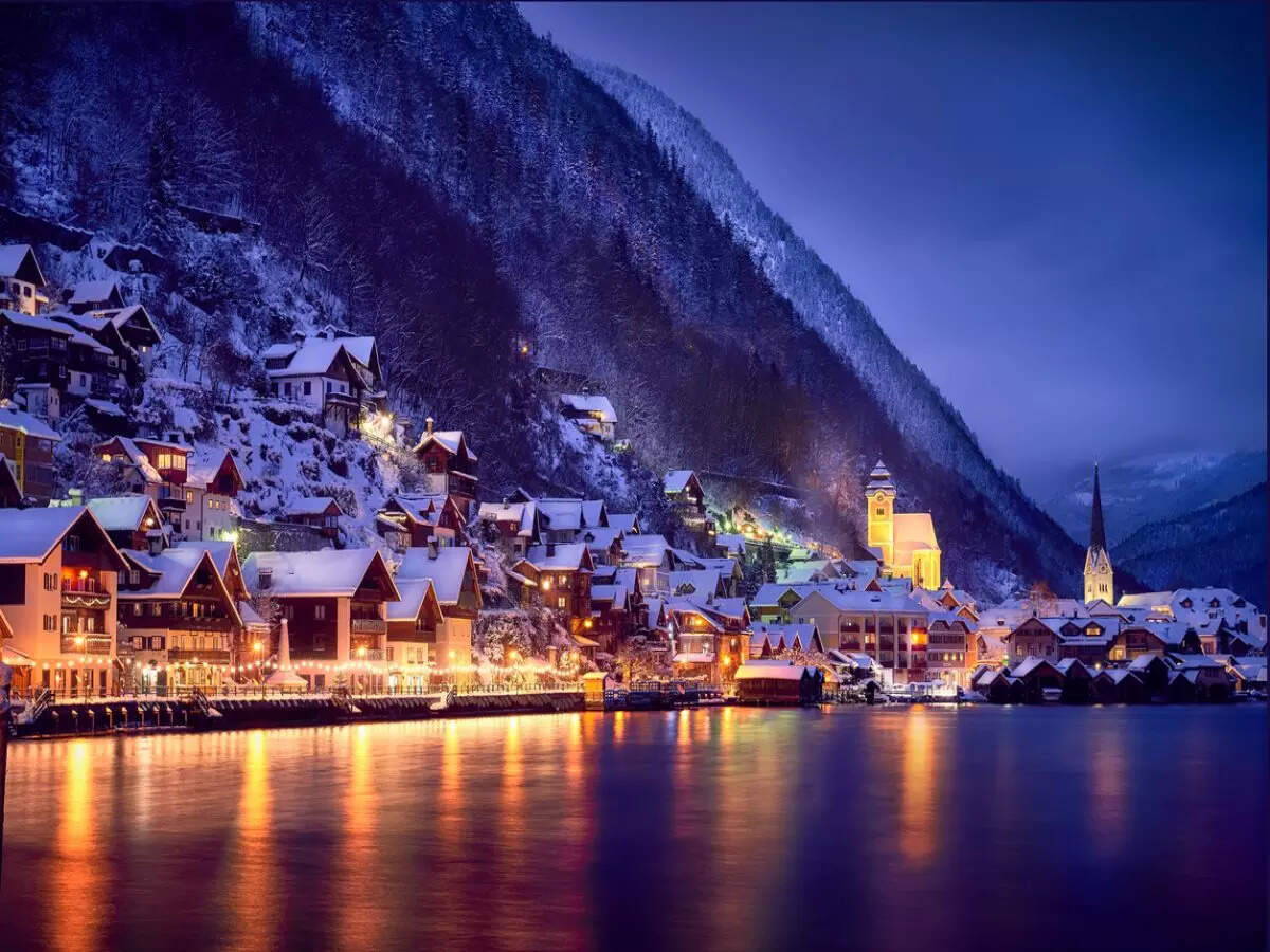 Mass tourism hits Hallstatt in Austria; locals protest Mass tourism hits Hallstatt in Austria; locals protest