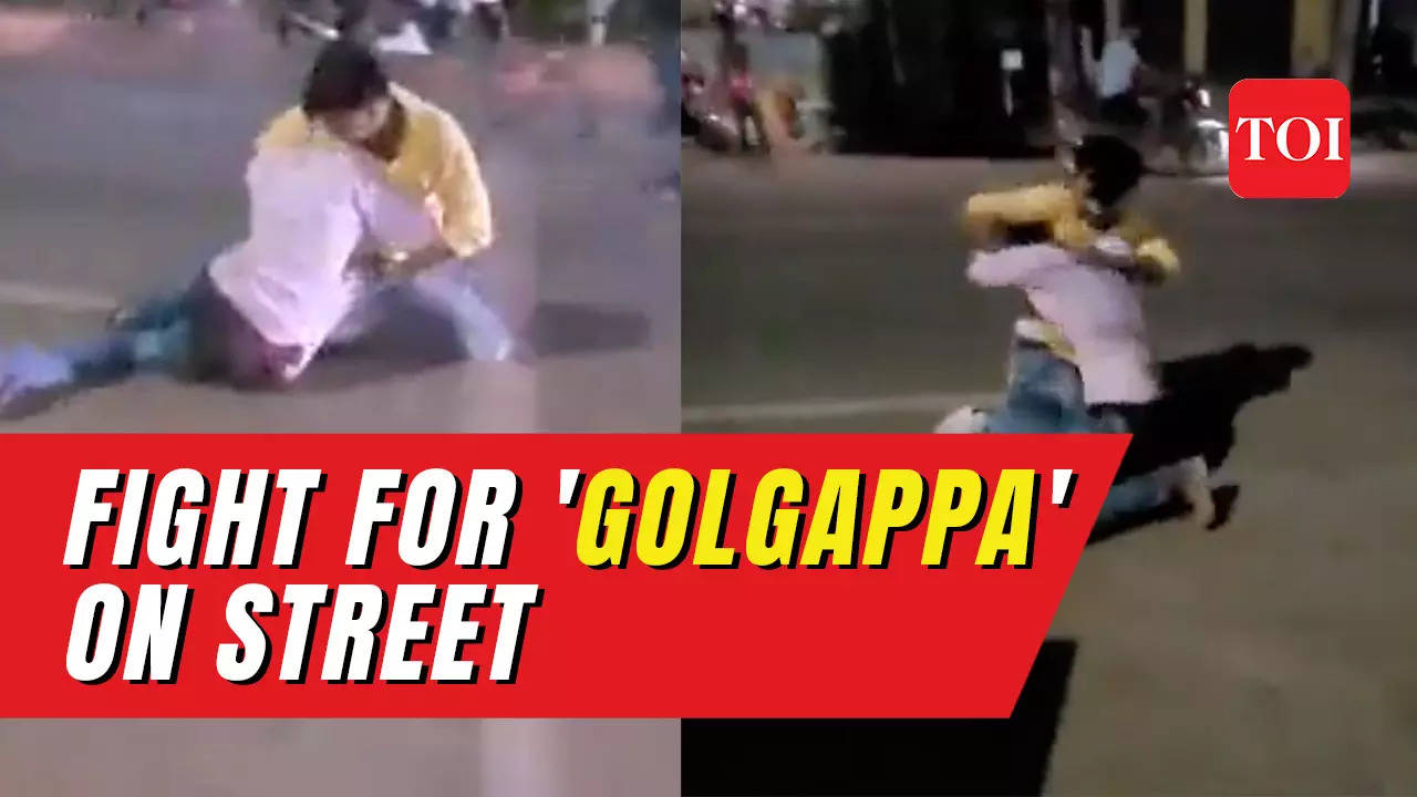 Caught On Cam Fierce Fight Breaks Out Between Golgappa Seller And Customer In Ups Hamirpur 1310