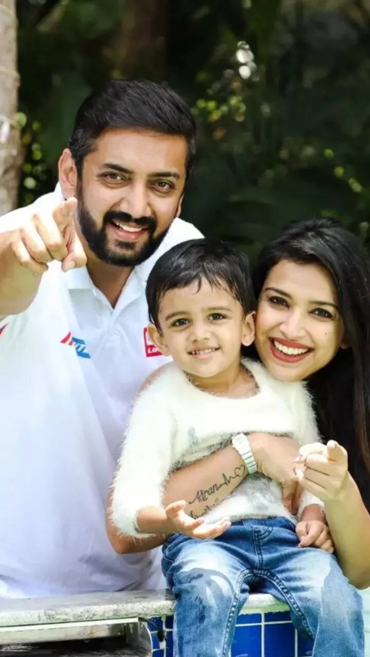 Swetha changappa husband
