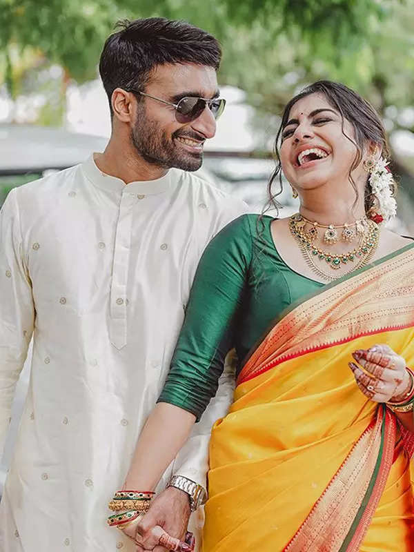 Malayalam star Meera Nandan's joyous engagement to businessman Sreeju captured in dreamy pictures