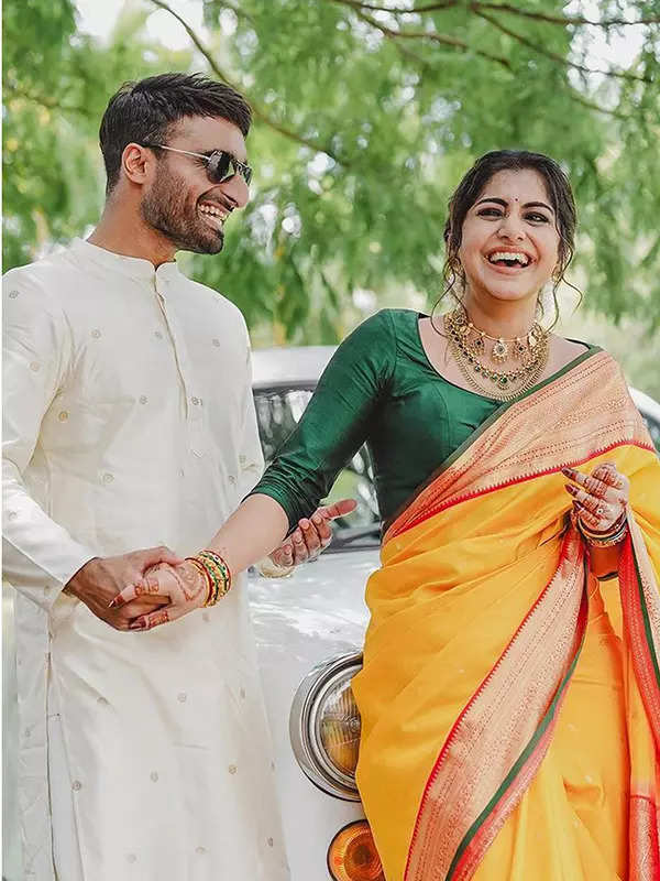 Malayalam star Meera Nandan's joyous engagement to businessman Sreeju captured in dreamy pictures