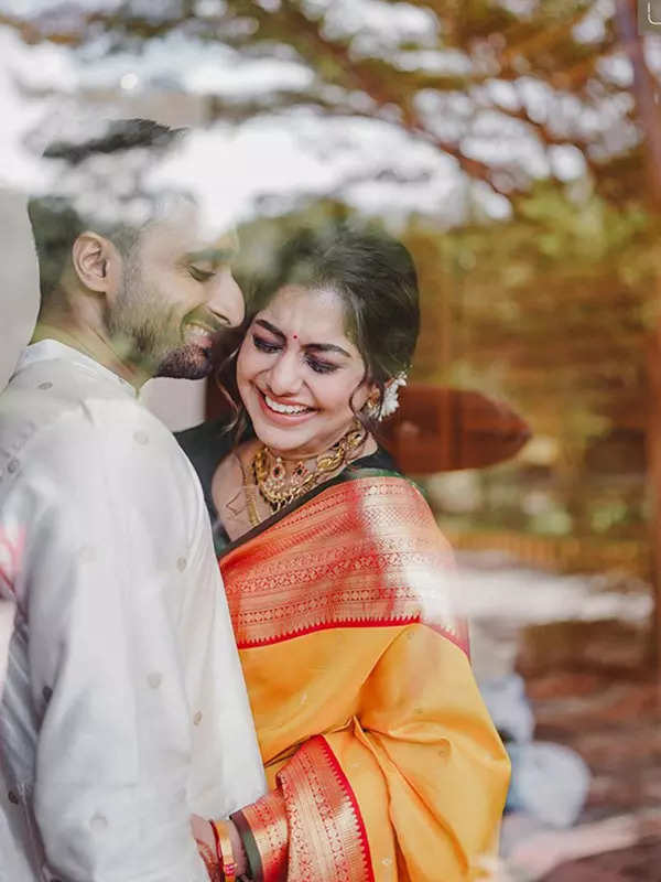 Malayalam star Meera Nandan's joyous engagement to businessman Sreeju captured in dreamy pictures