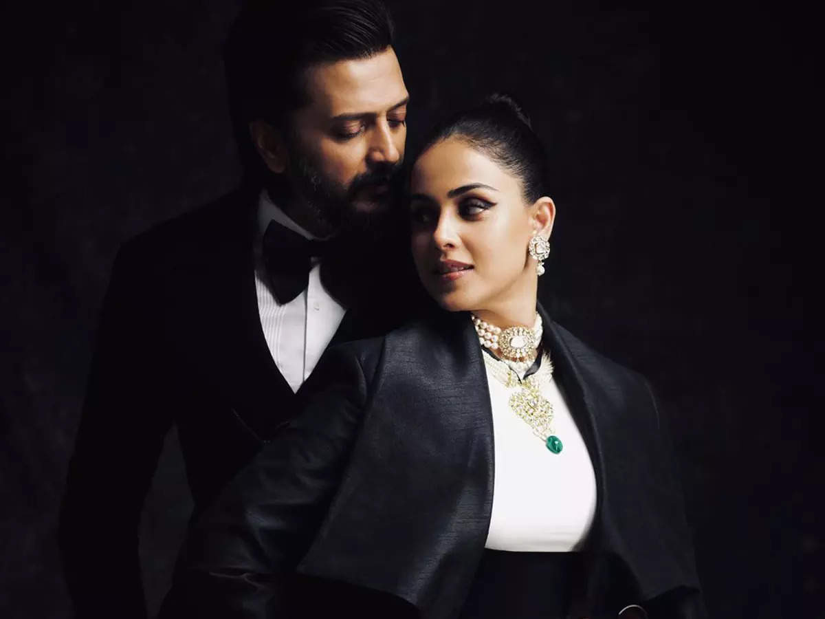 Genelia D'Souza and Riteish Deshmukh are setting couple goals in black twinning photos