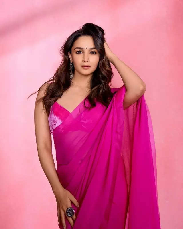 Ganesh Chaturthi 2023: Take festive style inspiration from Alia Bhatt to channel your inner Rani