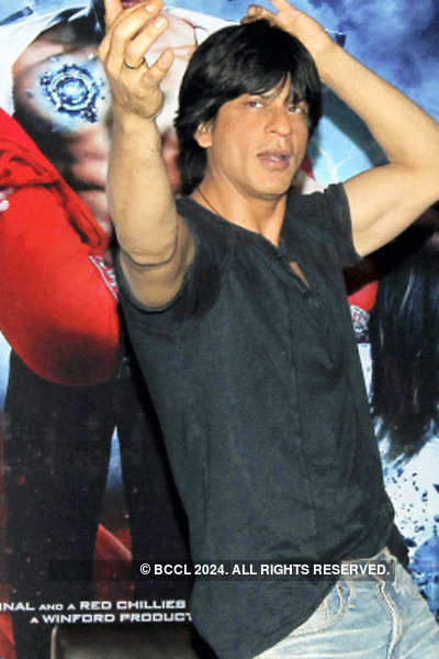 SRK promotes 'Ra.One' in Bangalore