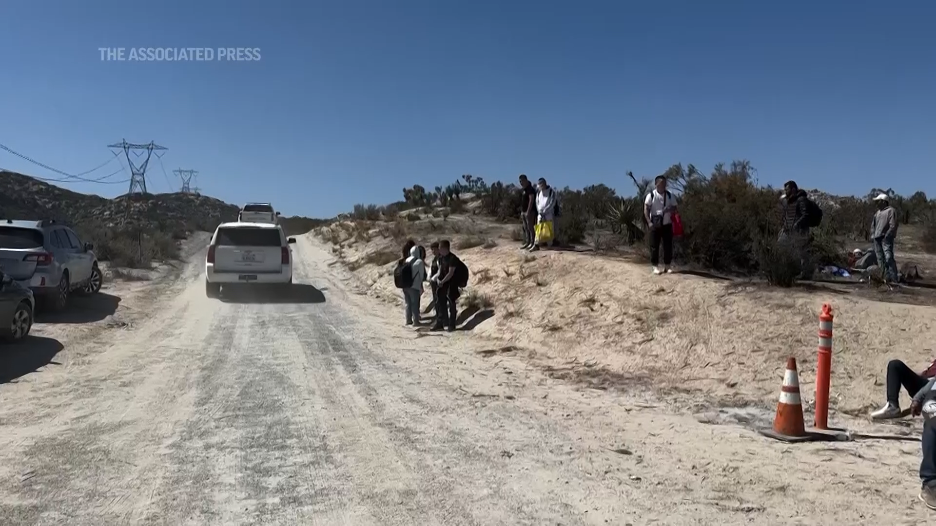 US: Border agents overwhelmed by surge in asylum-seekers at Southern border