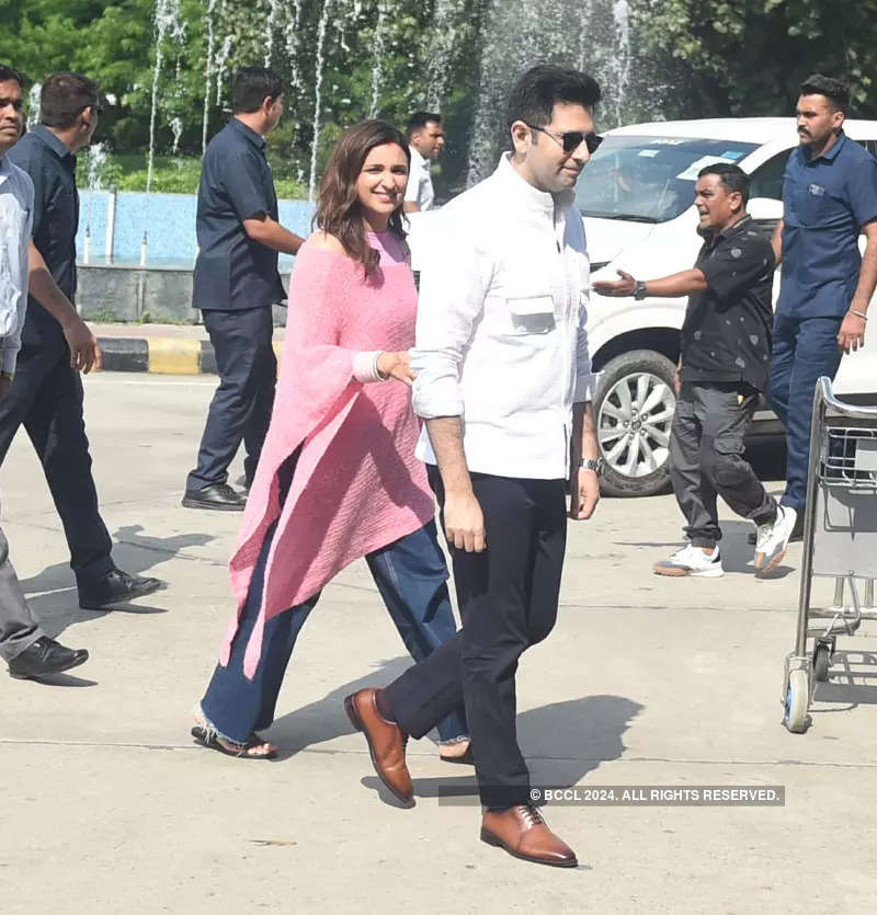 Parineeti Chopra and Raghav Chadha make their first public appearance as newly married couple