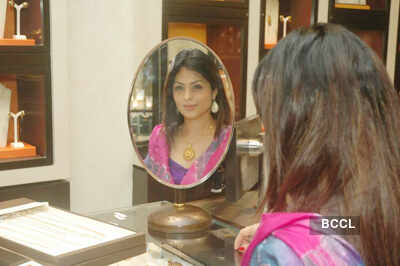 Anjana's gold shopping for Diwali!