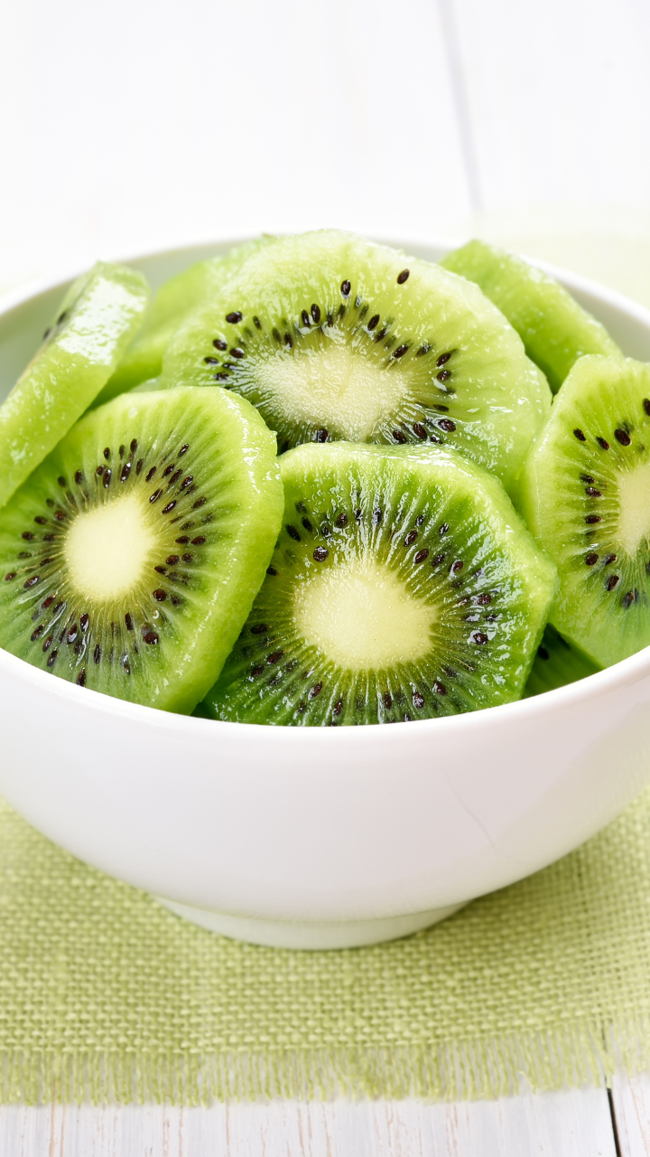 10 solid reasons to eat one kiwi every day​