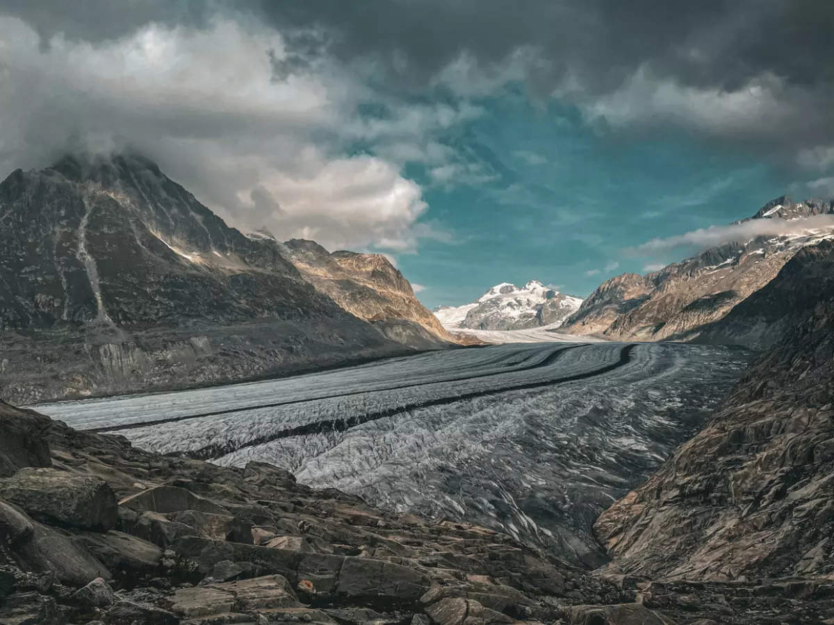 Climate change impact: Swiss glaciers lose 10% of their ice in just two years!