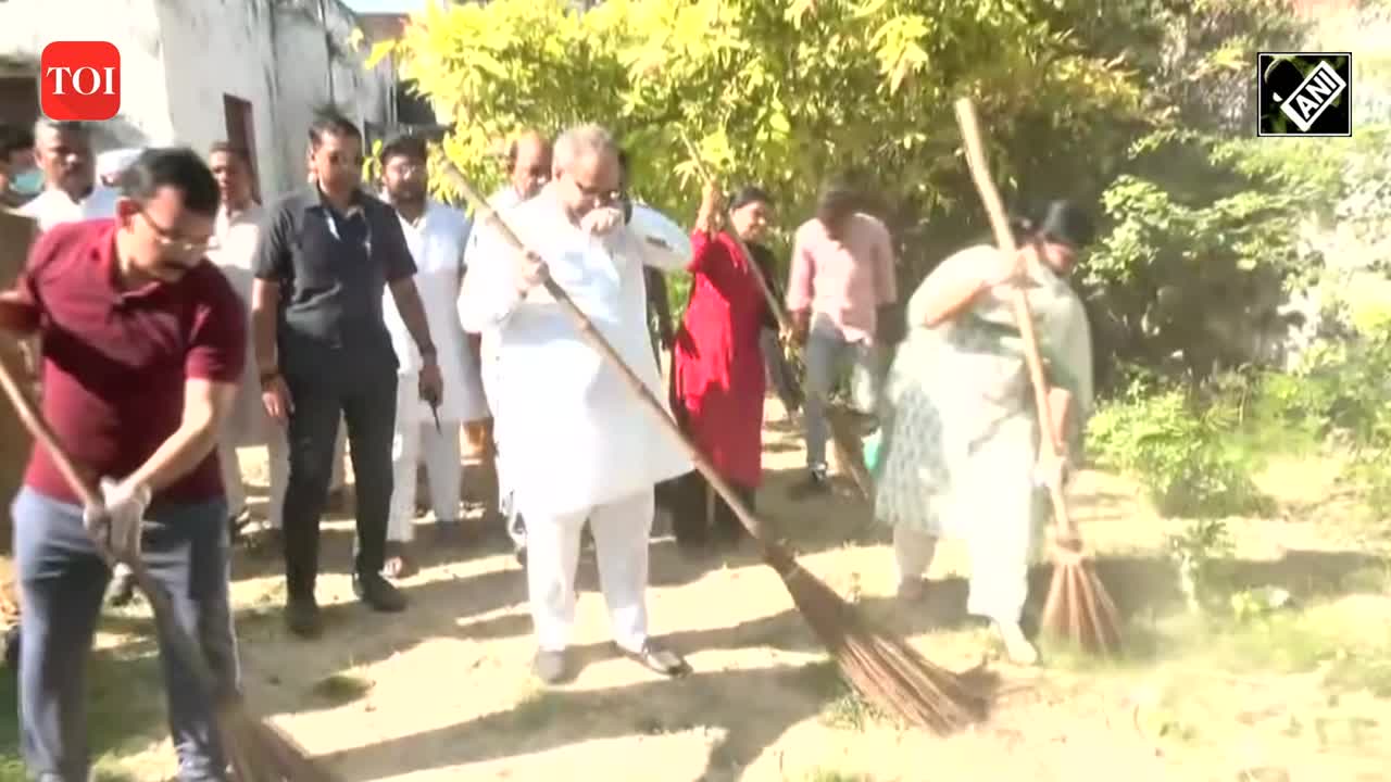 UP BJP Chief Bhupendra Singh Chaudhary leads 'Garbage Free India Clean ...