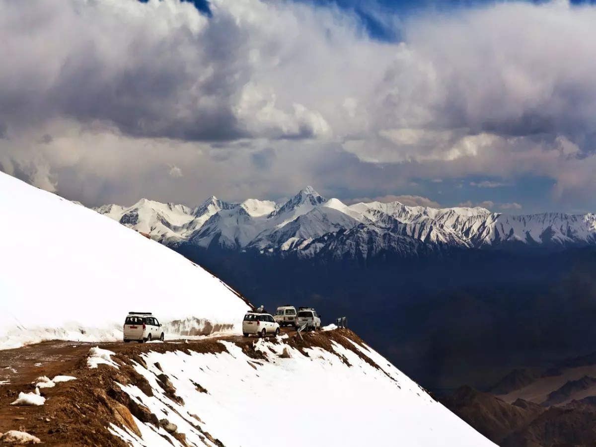 Manali-Leh highway in Himachal closed after heavy snowfall