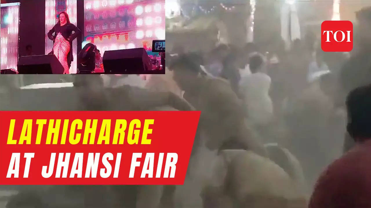 On cam: Crowd goes berserk during performance by Russian dancers, cops lathicharge youth