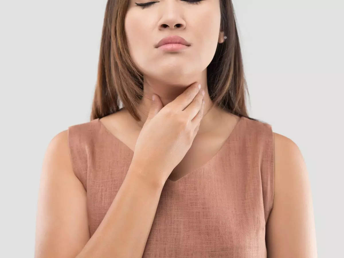 7 home remedies to heal burning sensation in throat | The Times of India