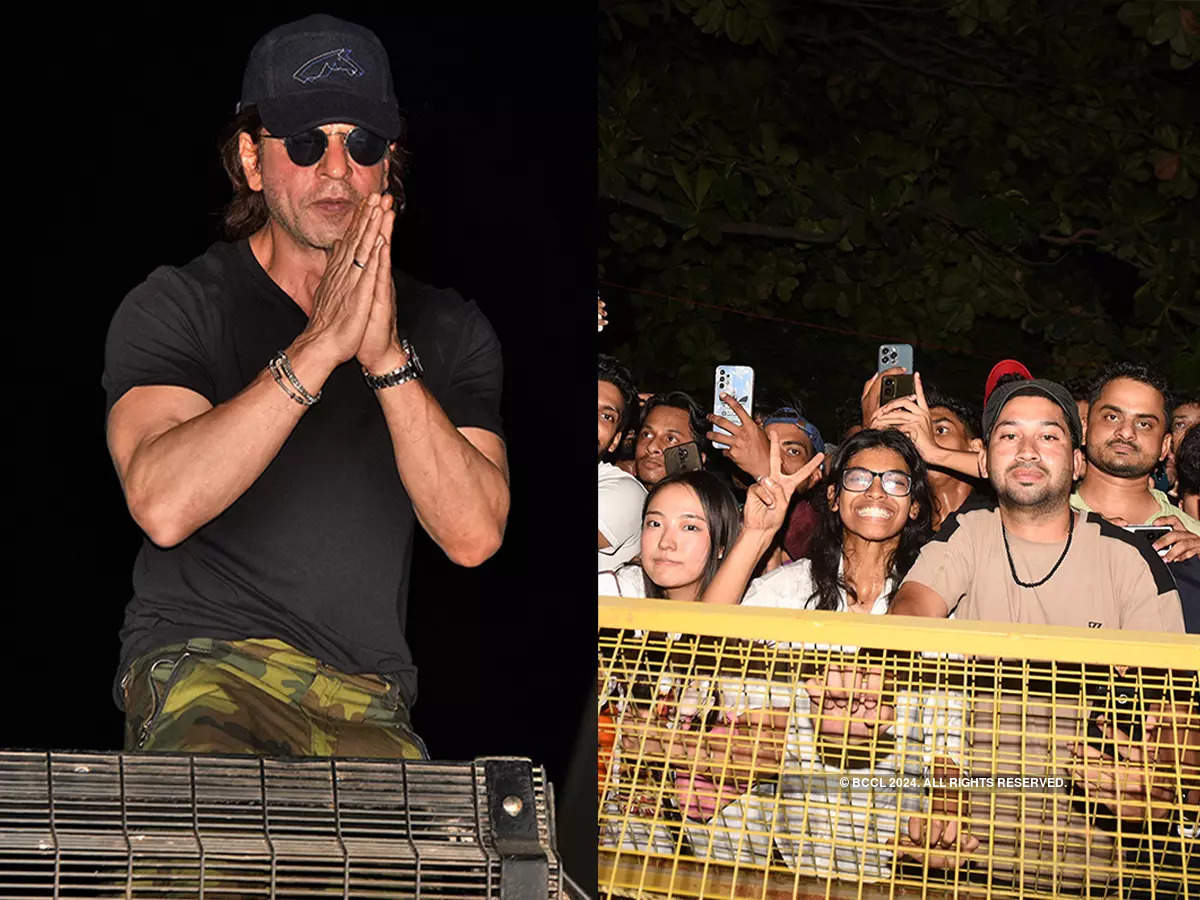 ​Shah Rukh Khan celebrates 58th birthday, warmly welcomes devoted fans at Mannat​