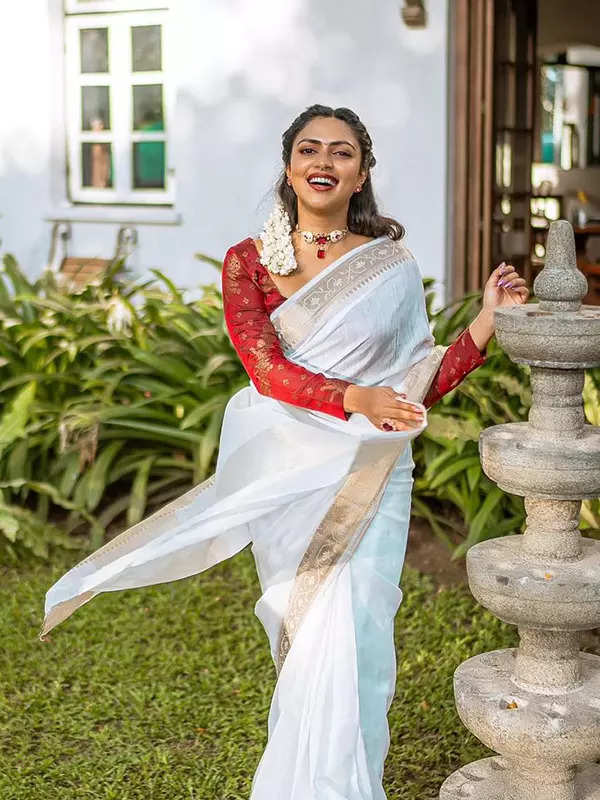 Amala Paul ties the knot with Jagat Desai in lavender-themed ceremony, shares enchanting wedding pictures