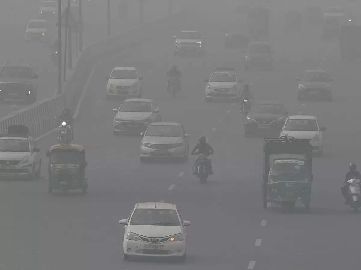 Toxic haze blankets Delhi-NCR as air quality worsens, see pictures