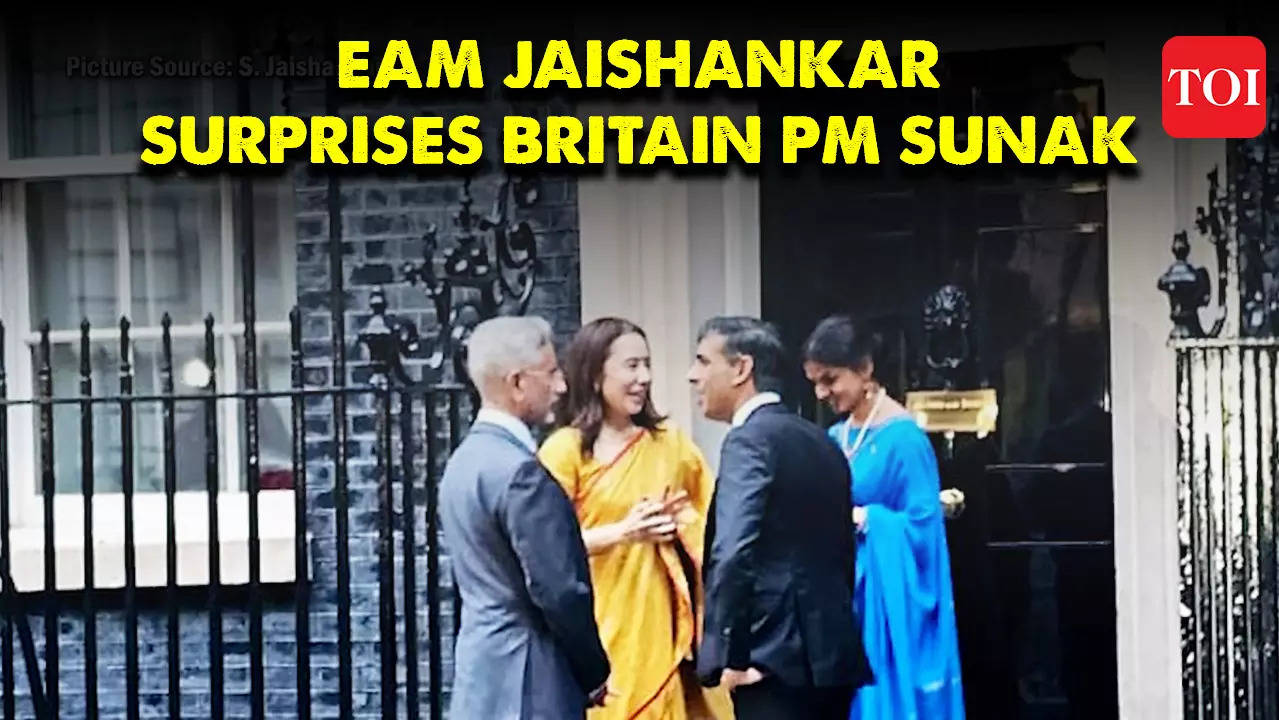 A cricket bat signed by Virat Kohli: EAM Jaishankar surprises UK PM ...