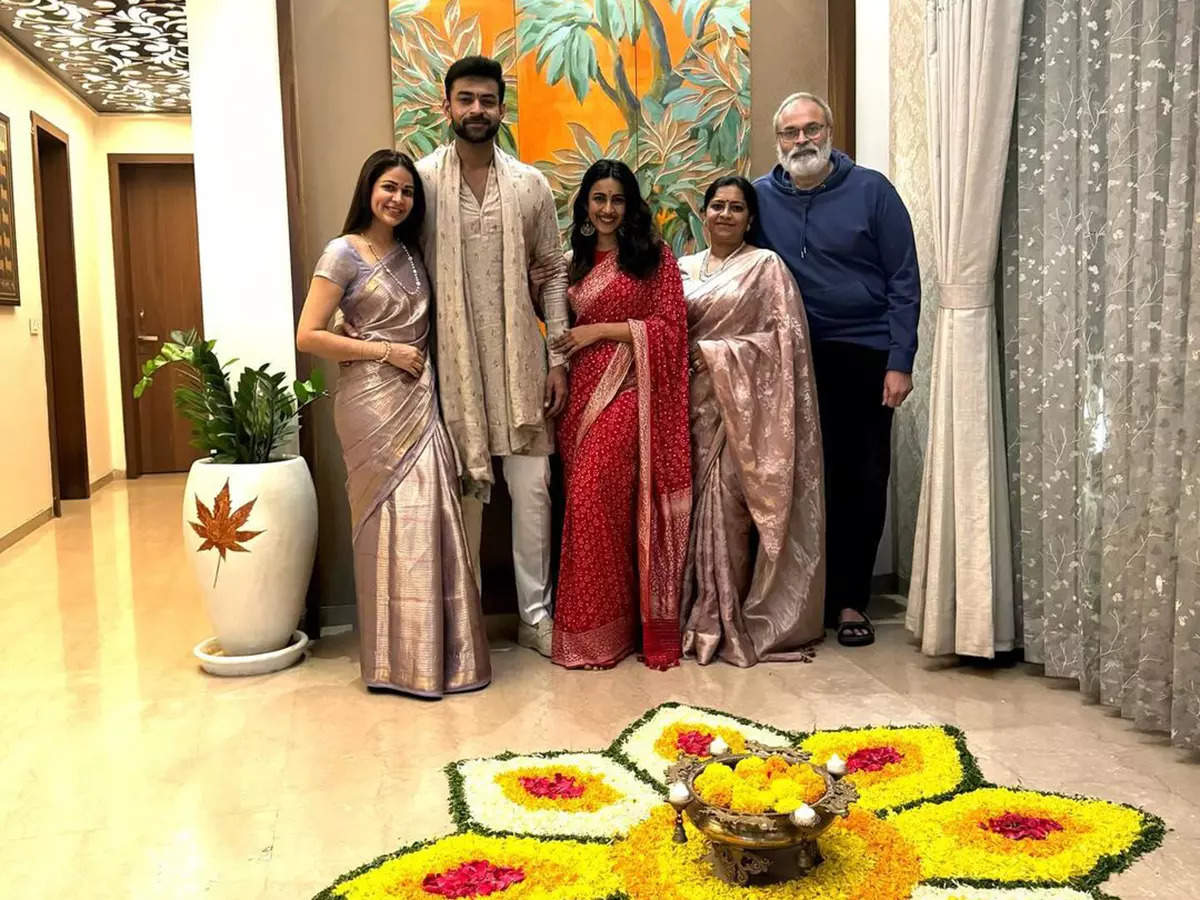 Newlyweds Varun Tej and Lavanya Tripathi radiate joy as they celebrate their first Diwali surrounded by family bliss, see pictures