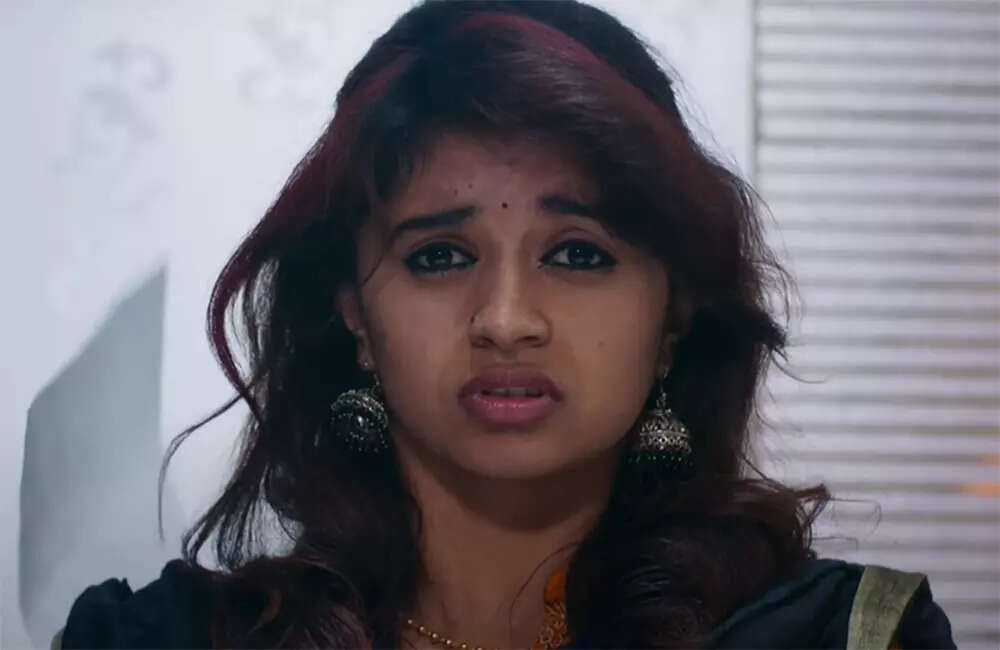 Odavum-Mudiyadhu-Oliyavum-Mudiyadhu4