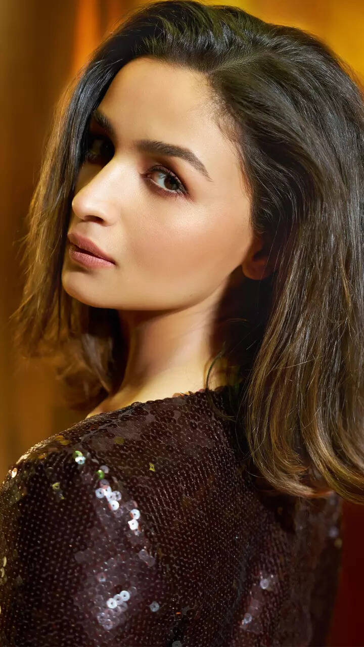 alia bhatt brown dress Alia Bhatt radiates glam and chic vibes in dazzling brown midi dress