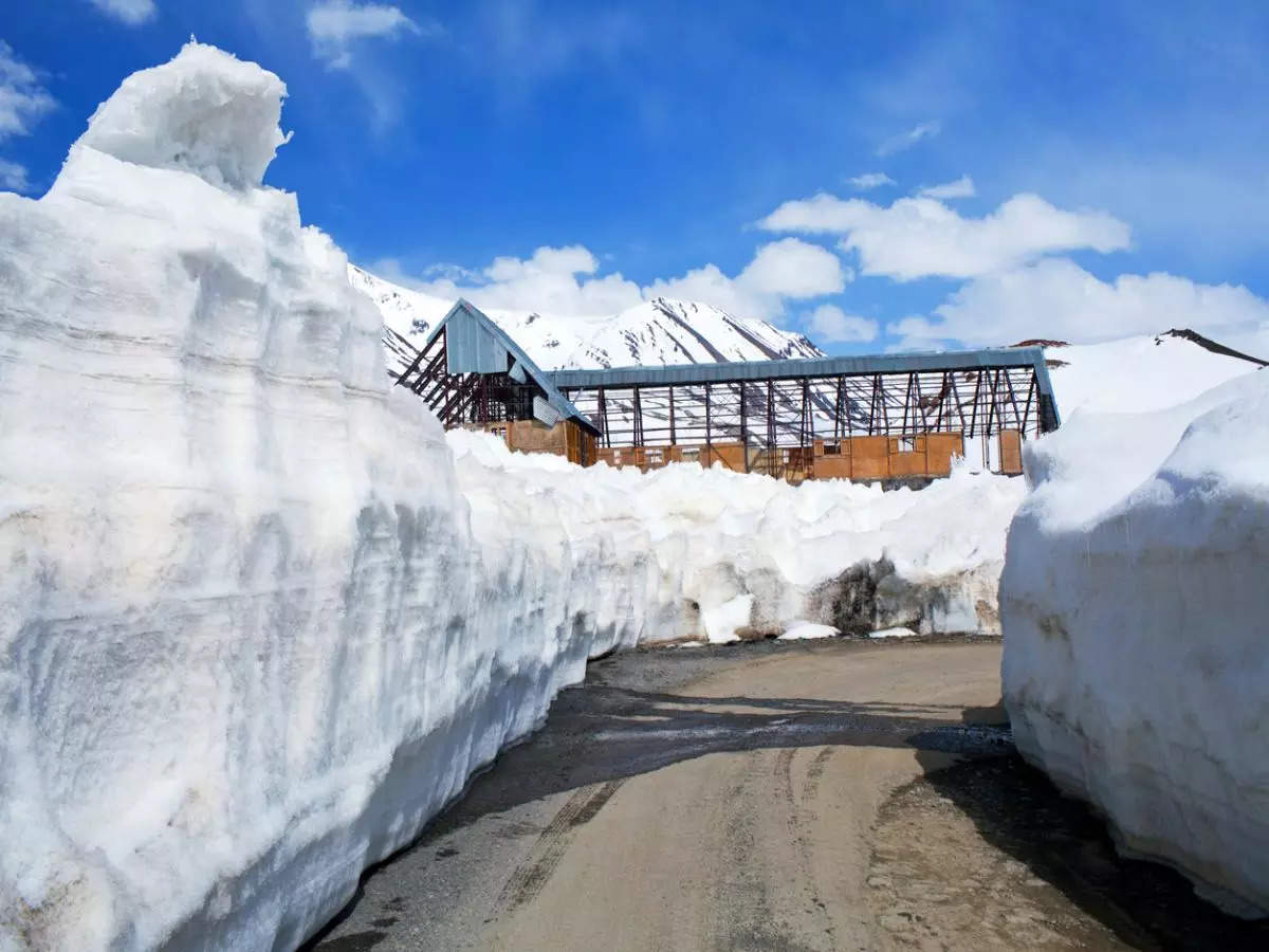 Manali-Leh highway shut down, likely to reopen in May next year