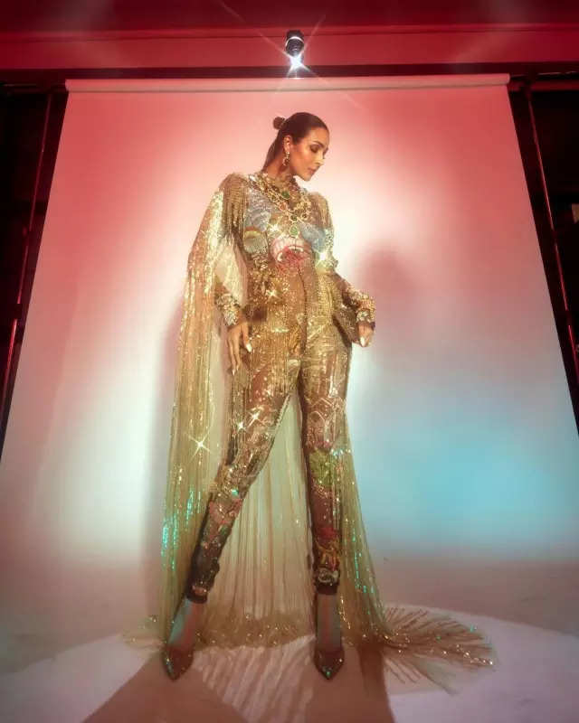 All that glitters is Malaika Arora in a shimmery golden gown, see stunning pictures