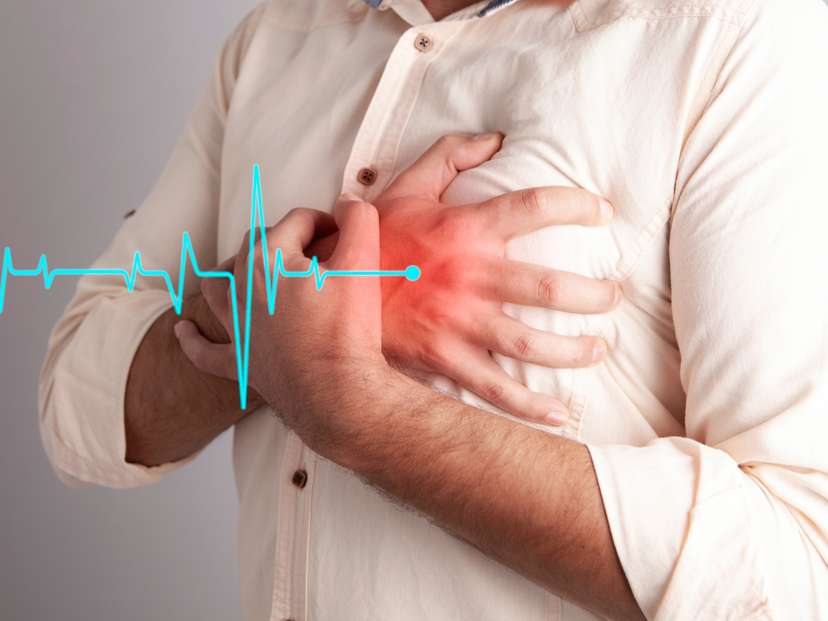 What to do if someone has a heart attack - IndiaTimes