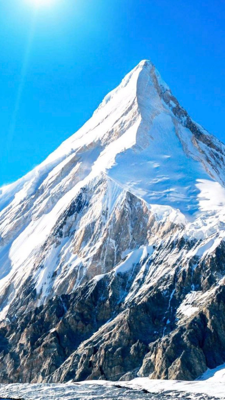9 Intimidating Facts About Mount Everest