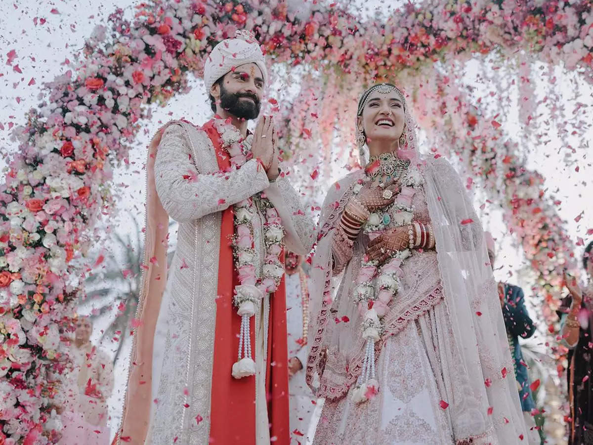 Mukti Mohan embarks on a lifetime journey: Ties the knot with Kunal Thakur and shares stunning first pics