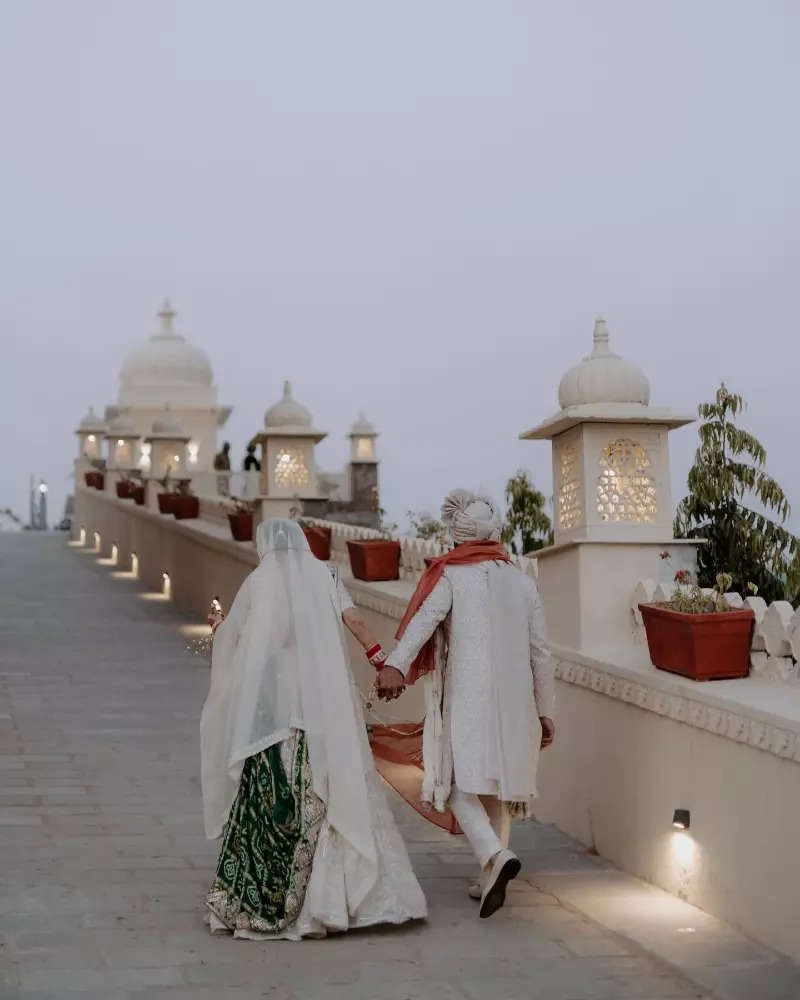 Dreamy inside pictures from 'Yeh Rishta Kya Kehlata Hai' actress Vrushika Mehta and Saurabh Ghedia's wedding