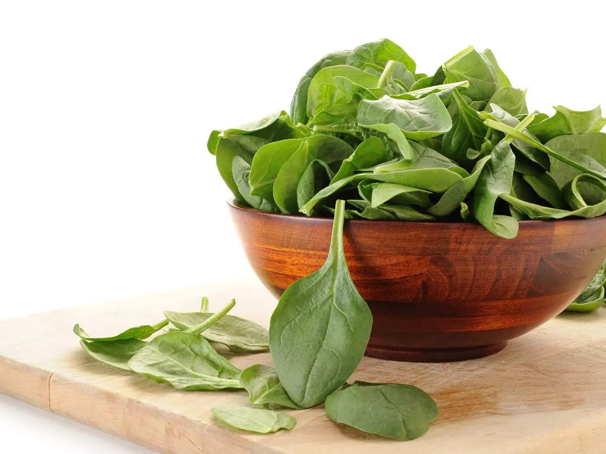 Spinach: Lesser known health benefits these green leaves offer (3 easy  recipes inside) | The Times of India