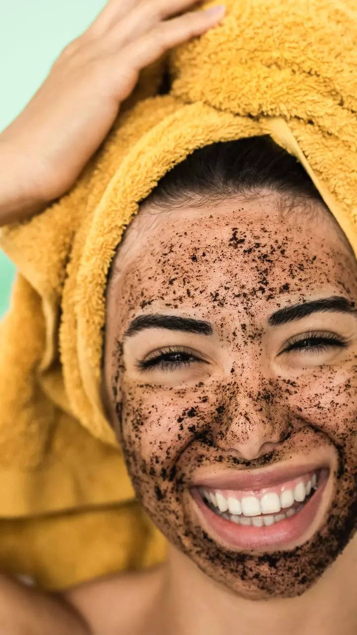 This coffee and honey face mask can naturally tighten the skin
